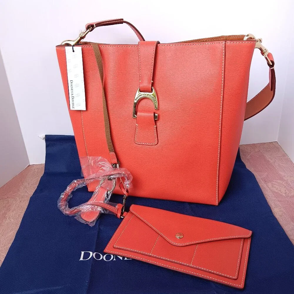 Dooney & Bourke 